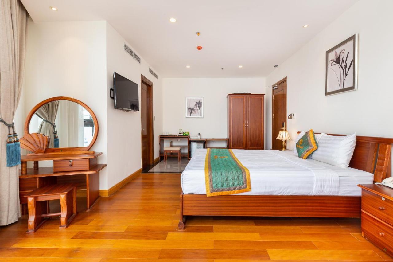 Silk Hong Ha Airport Hotel Ho Chi Minh City