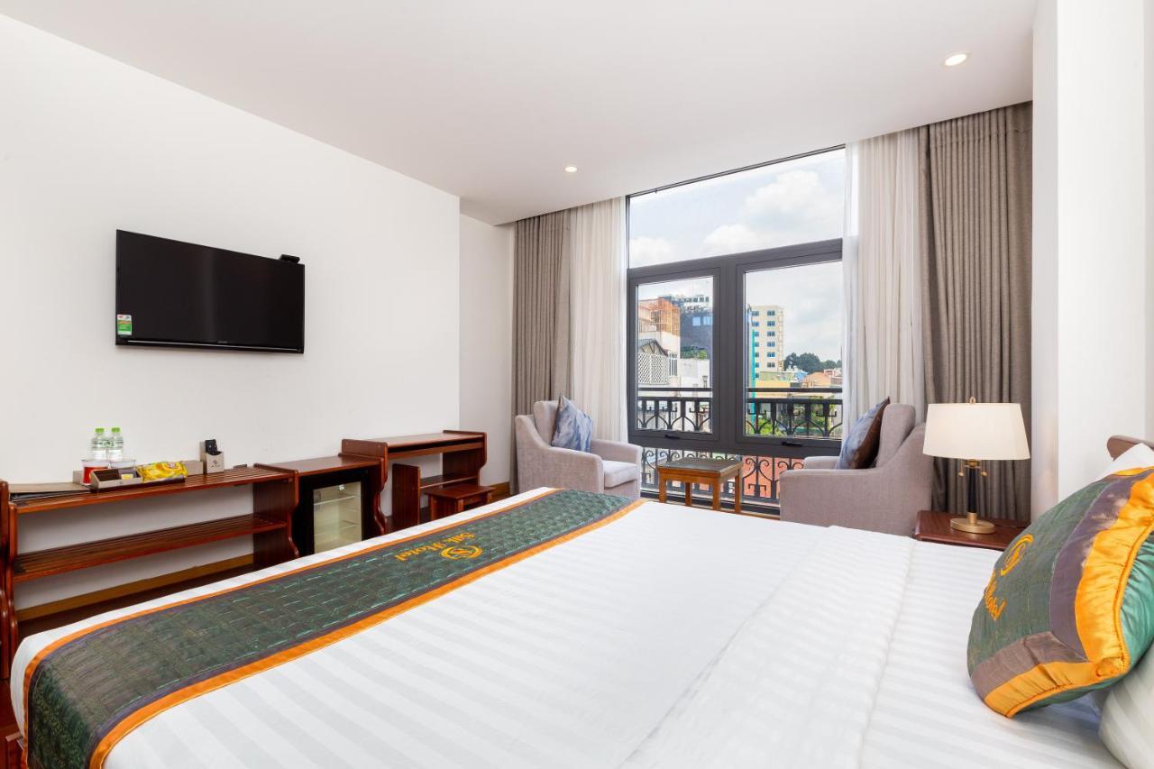 Silk Hong Ha Airport Hotel