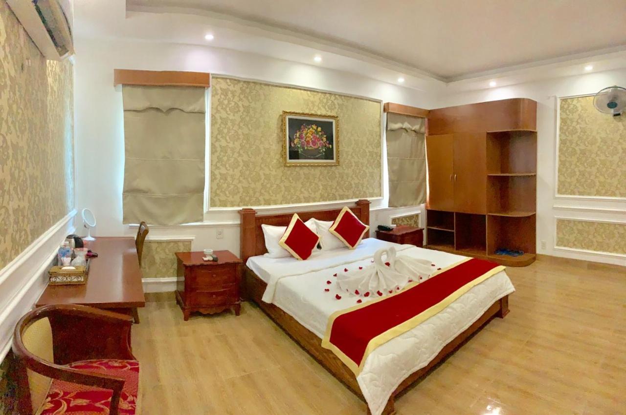 Nhu Y Hotel 2*