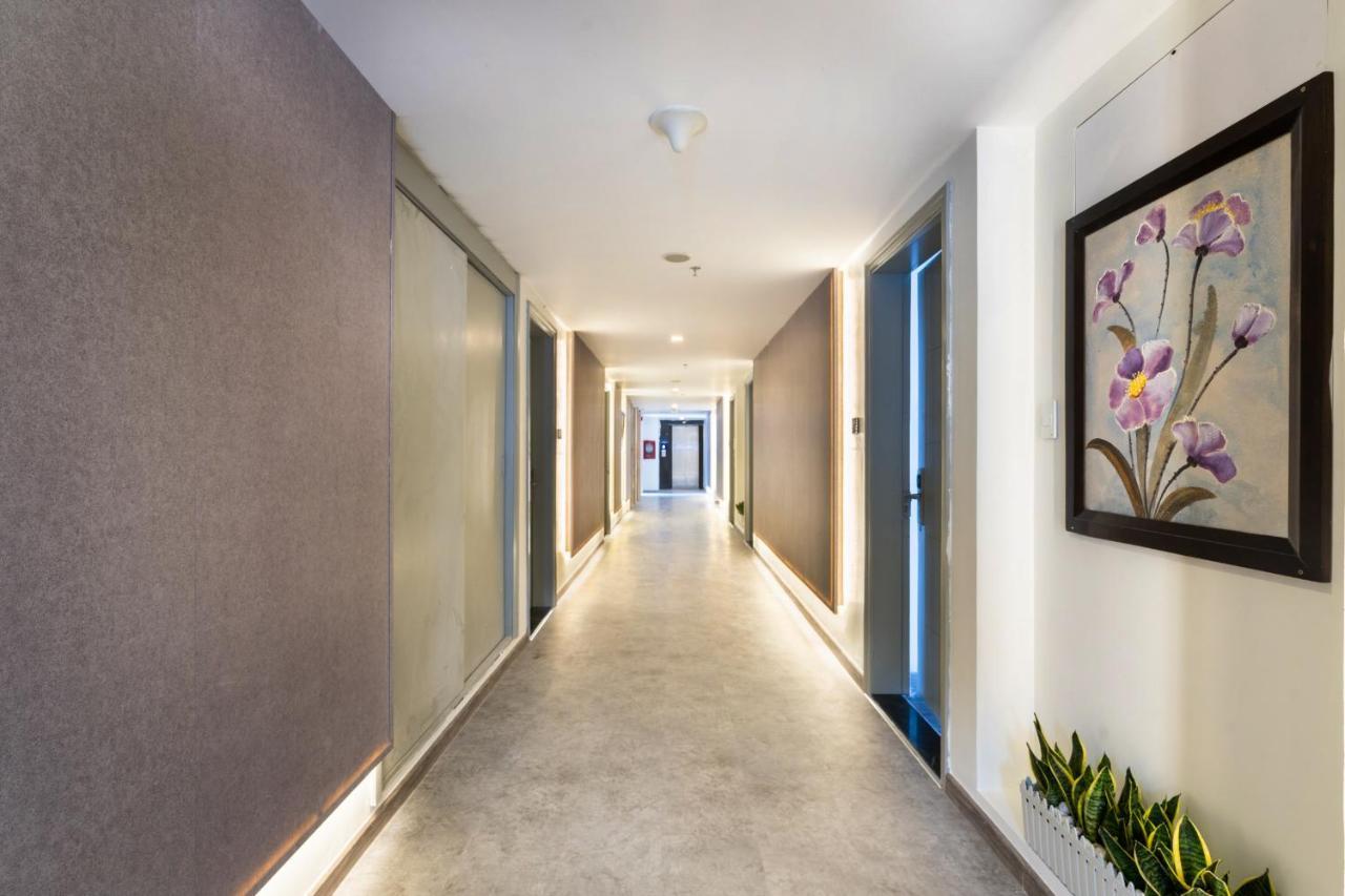 The Arrivals-lakeview Studio Apartment