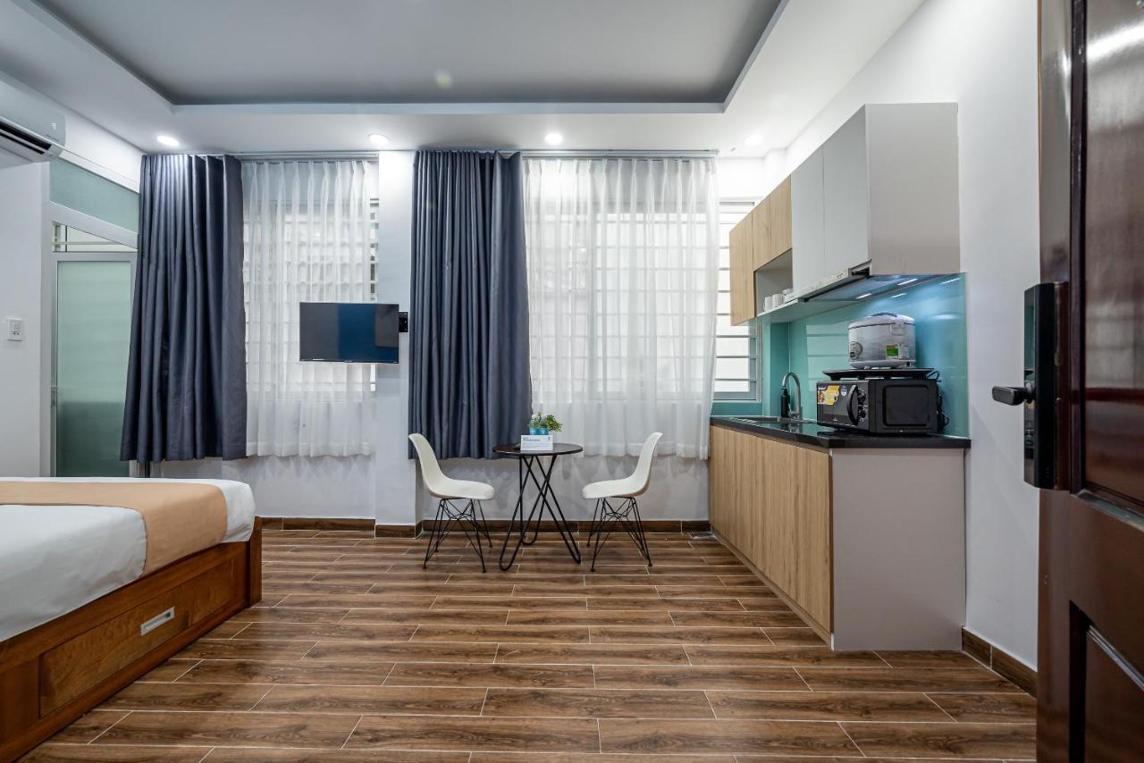 Cozrum Homes - Retro House Bandar Ho Chi Minh