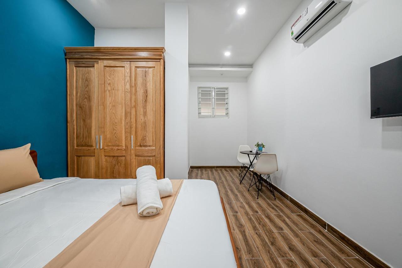 Cozrum Homes - Retro House Bandar Ho Chi Minh