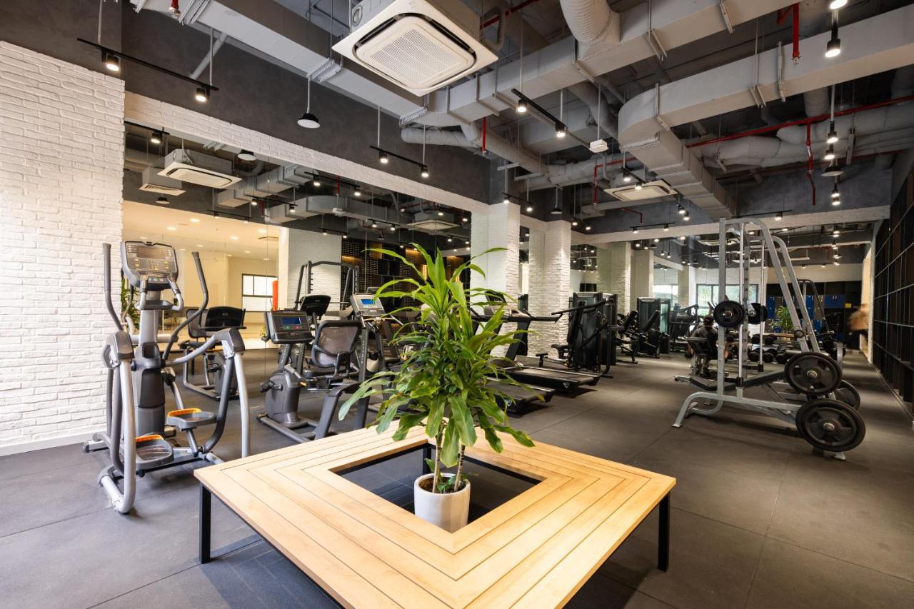 Apartment Tan Son Nhat Airport Sweet 2 Bedroom 1 Wc Apartment-free Gym , Sky Pool ,bbq ,garden