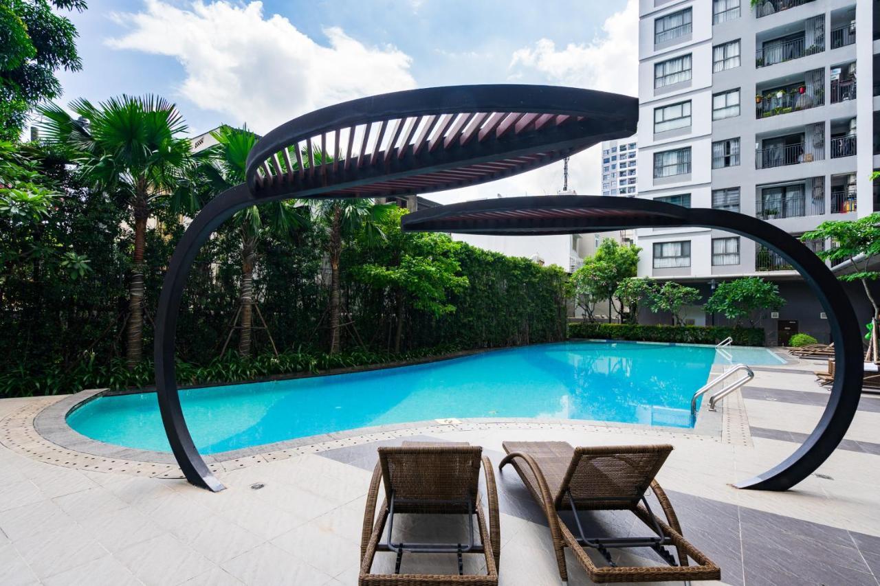 Tan Son Nhat Airport Sweet 2 Bedroom 1 Wc Apartment-free Gym , Sky Pool ,bbq ,garden *