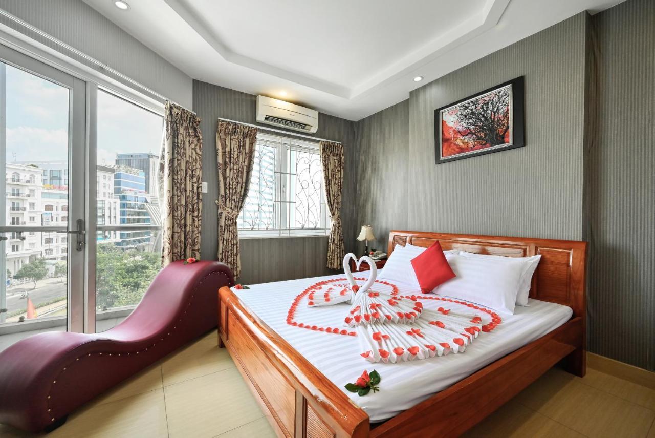 Quang Hoa Airport Hotel 2*