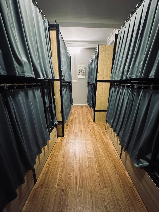 Hostel Alleyway (adults Only) *