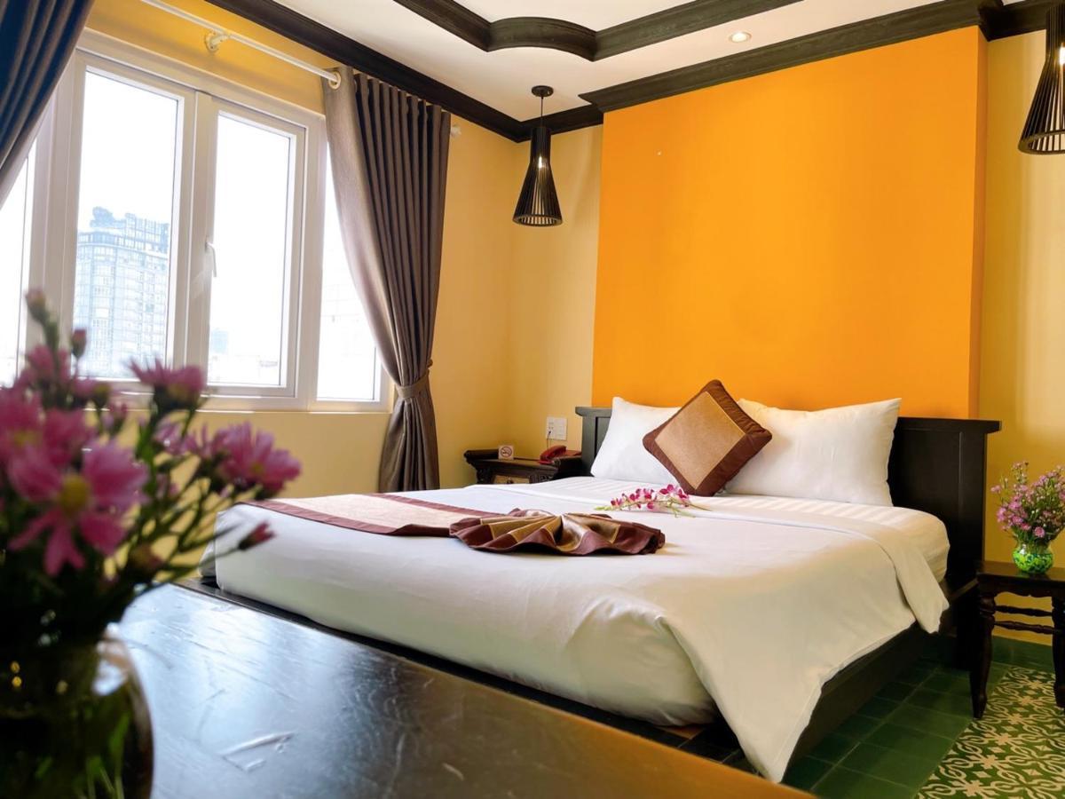 Ipeace - Bui Vien Walking Street Hotel 3*