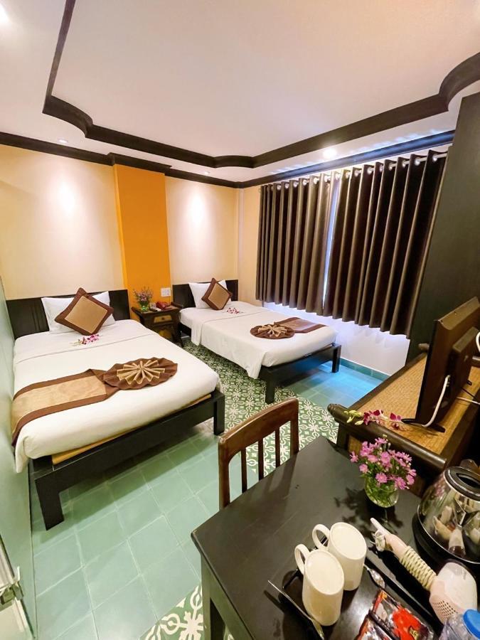 Ipeace - Bui Vien Walking Street Hotel