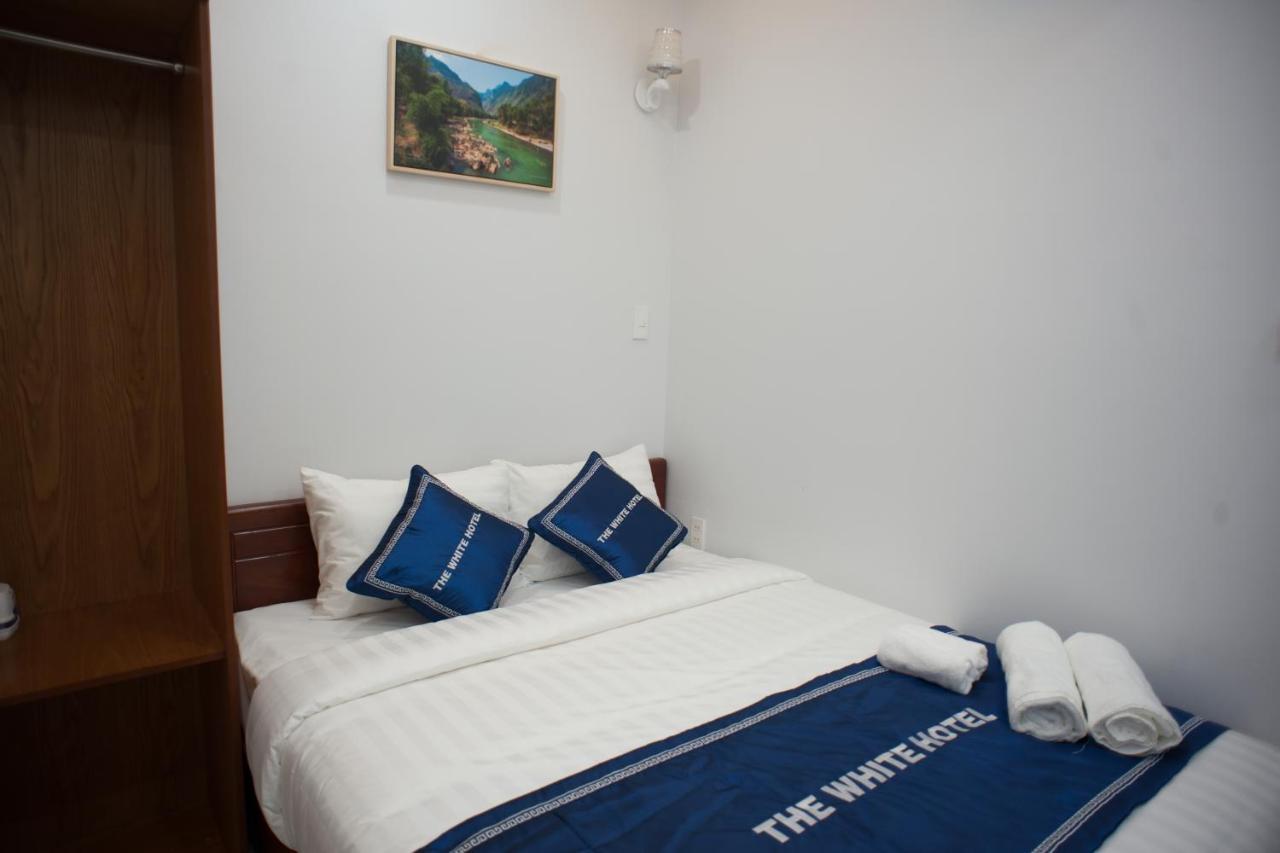 The White House 3*