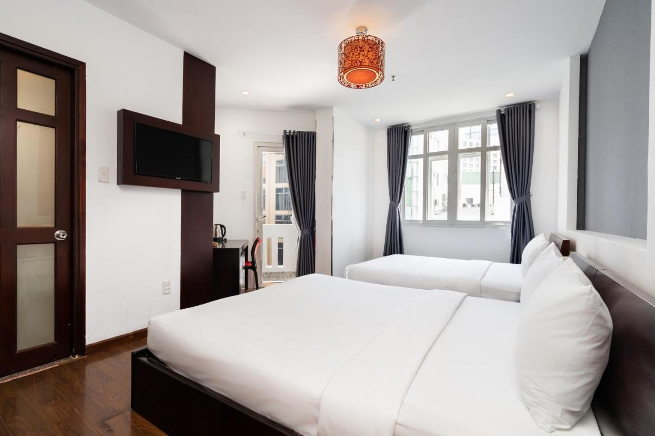 A&A Toronto Hotel 2*