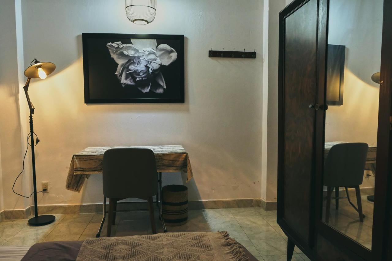 Peaceful Saigon - Entire House 1br In District 1 - Pet-friendly Pangsapuri *
