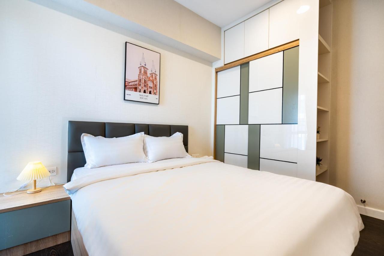 Pangsapuri Infinity Pool Signature - Saigon Rivergate