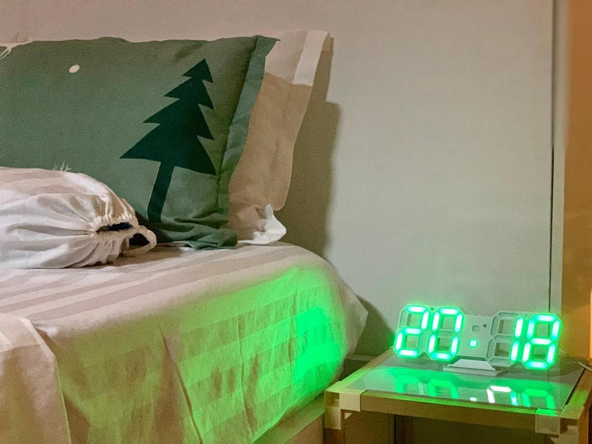 The Sunny House - Sky Center Airport Apartment Ho Chi Minh City