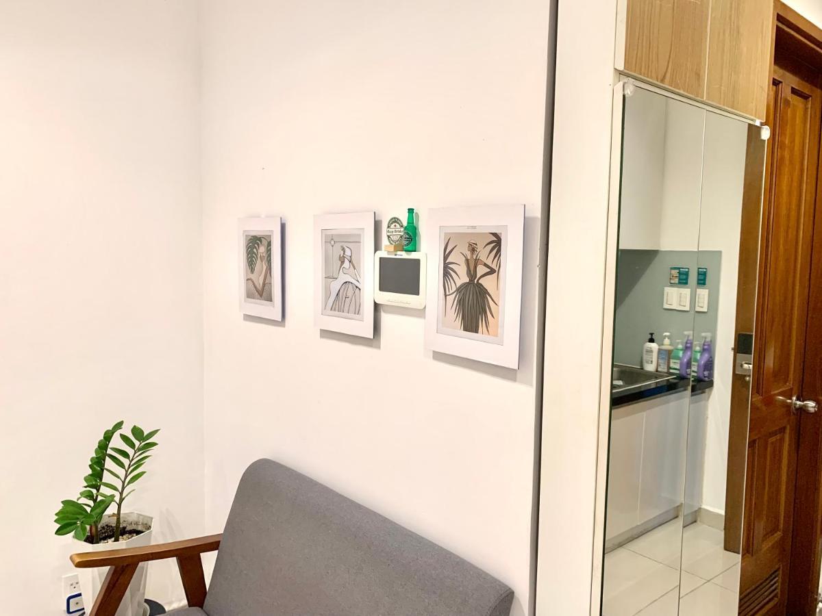 The Sunny House - Sky Center Airport Apartment Ho Chi Minh City