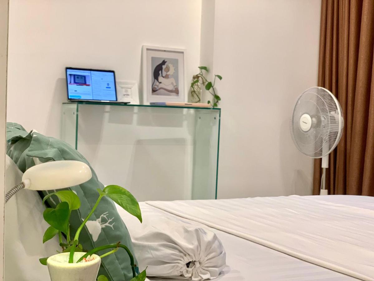 The Sunny House - Sky Center Airport Apartment