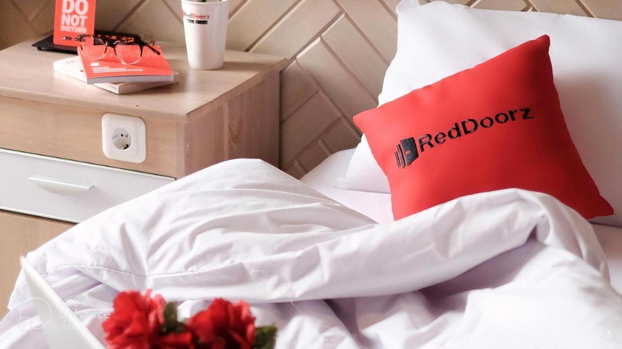Reddoorz Bui Vien Walking Street Hotel 2*