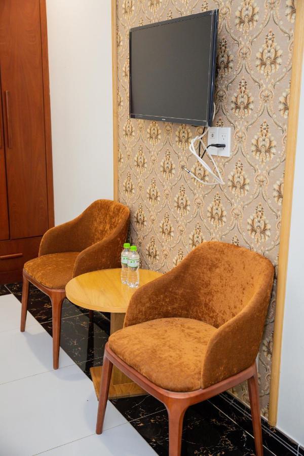 Silk Near Tan Son Nhat Airport Ho Chi Minh City
