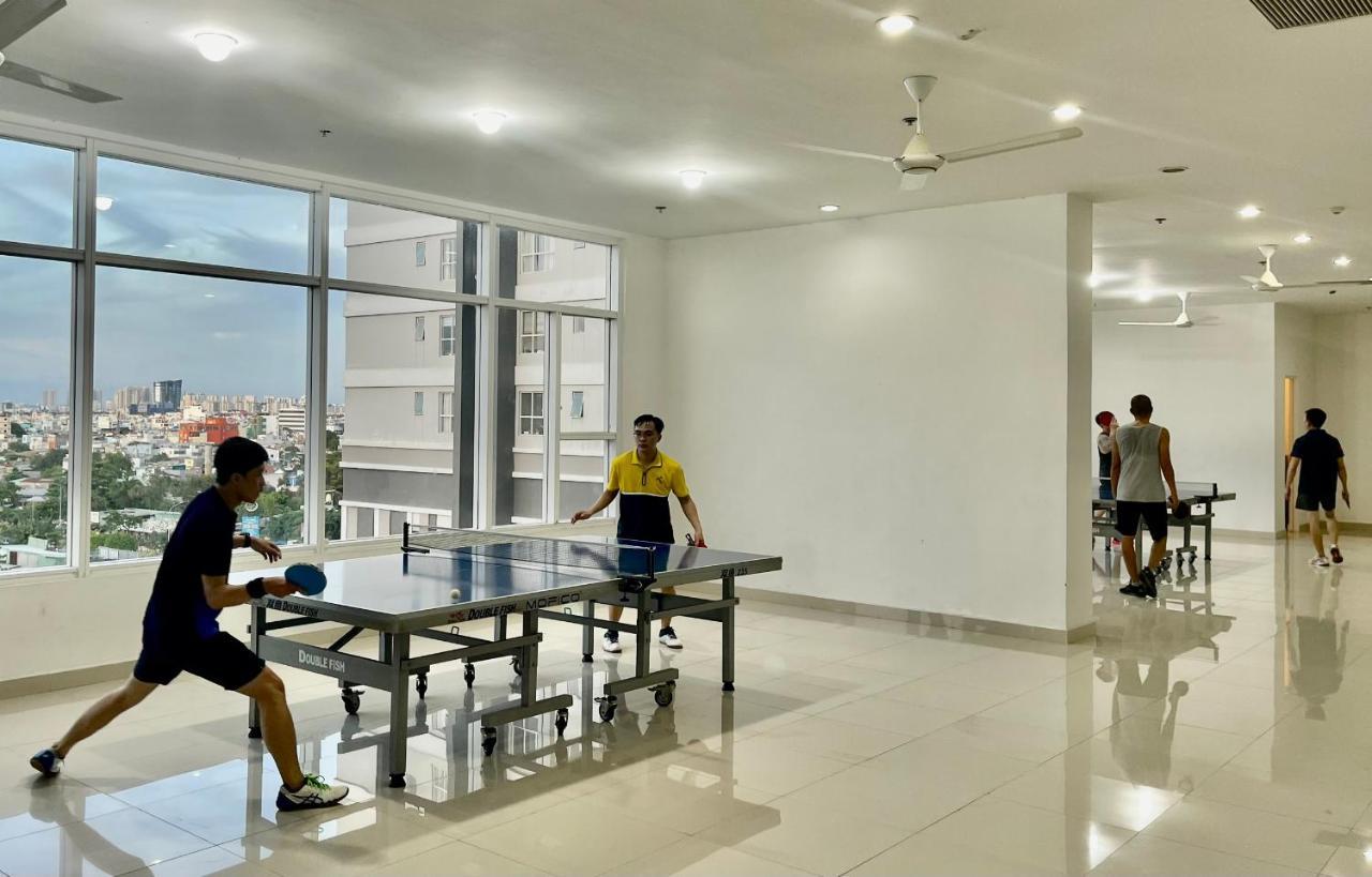 Apartment Sunrise View - Comfortable With Free Pool & Gym