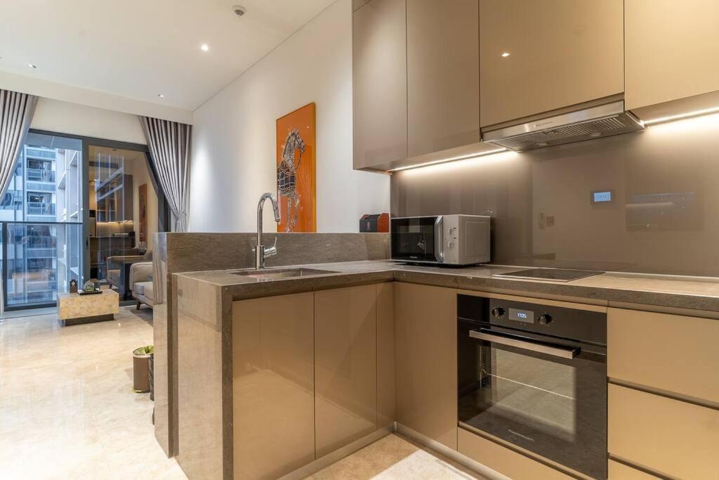 Apartment The Rixx Lavish In The Of Dist1 With Pool, Gym, Sauna, Jacuzzi, Kidsclub Ho Chi Minh City
