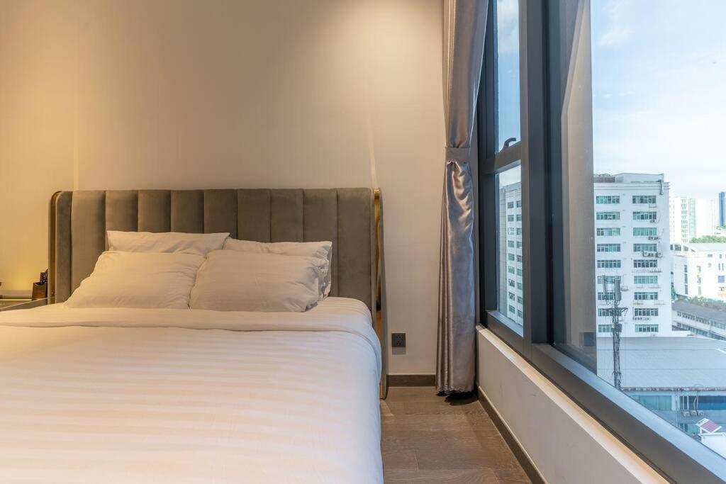The Rixx Lavish In The Of Dist1 With Pool, Gym, Sauna, Jacuzzi, Kidsclub Apartment