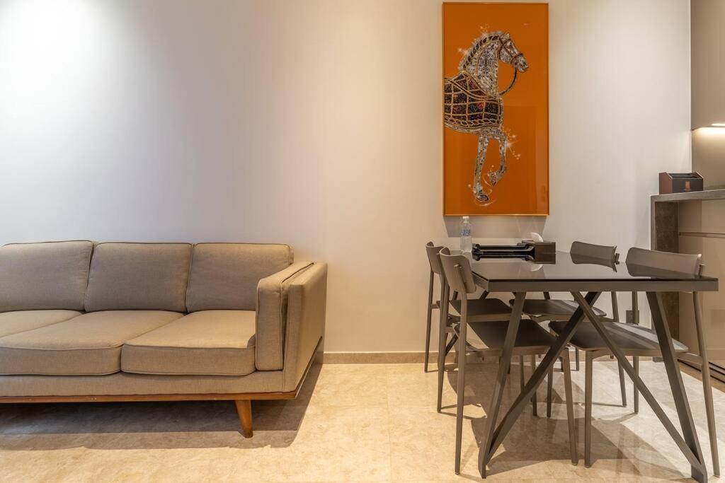 Apartment The Rixx Lavish In The Of Dist1 With Pool, Gym, Sauna, Jacuzzi, Kidsclub