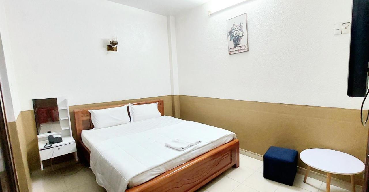 Huong Quynh Hotel Ho Chi Minh City