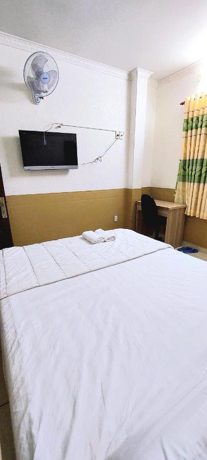 Huong Quynh Hotel *
