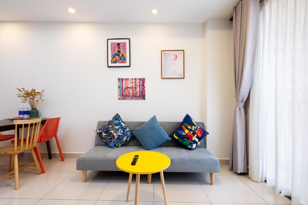 Tan Son Nhat Airport Botanica Premier, 2 Bedrooms, 2 Toilets Luxury Nearby Airport, Free Pool, Free Gym, Bbq Garden Ho Chi Minh City