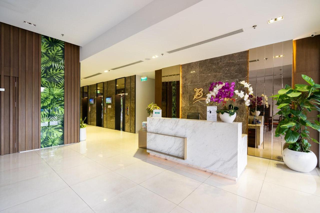 Tan Son Nhat Airport Botanica Premier, 2 Bedrooms, 2 Toilets Luxury Nearby Airport, Free Pool, Free Gym, Bbq Garden