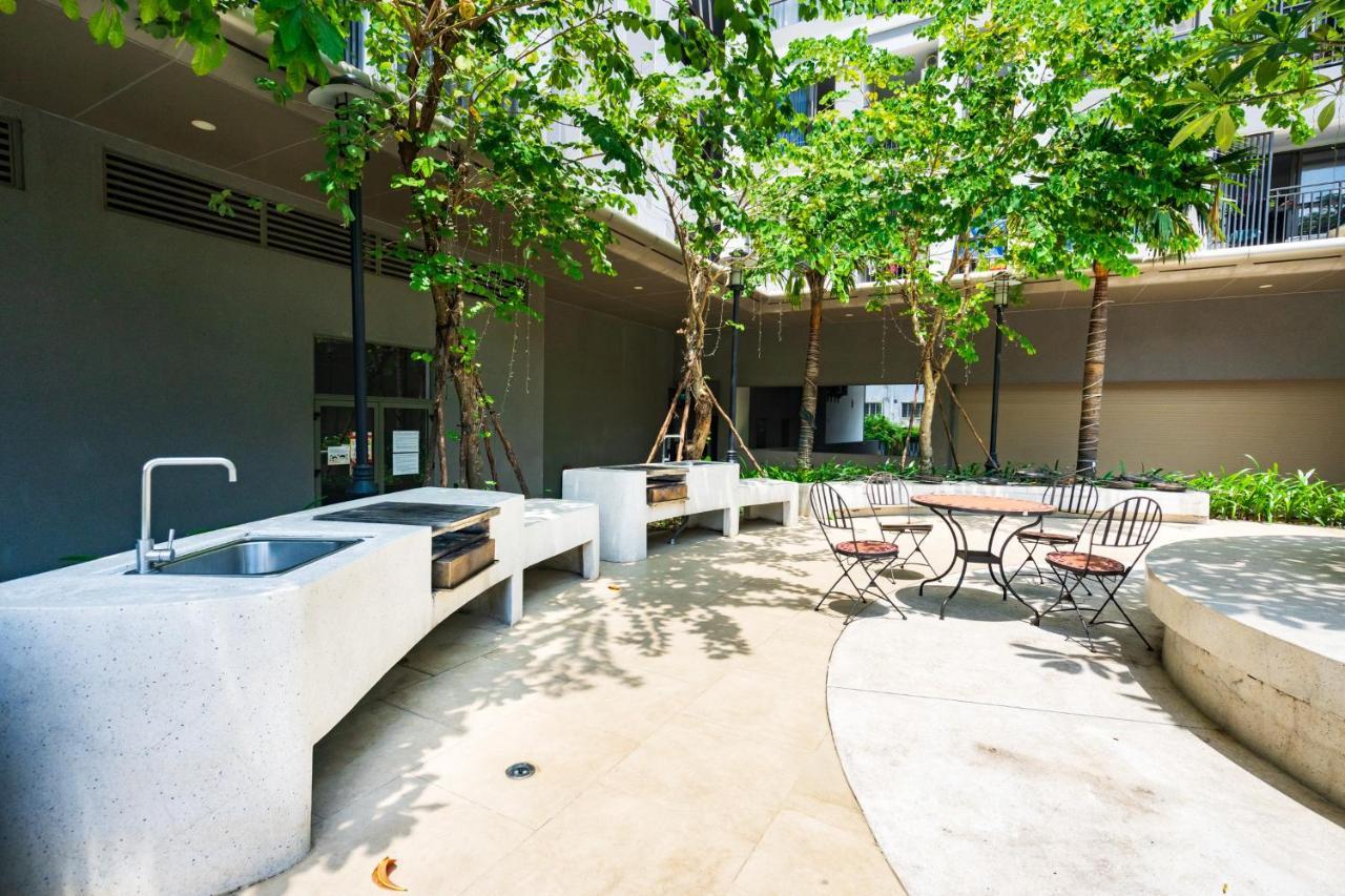 Tan Son Nhat Airport Botanica Premier, 2 Bedrooms, 2 Toilets Luxury Nearby Airport, Free Pool, Free Gym, Bbq Garden