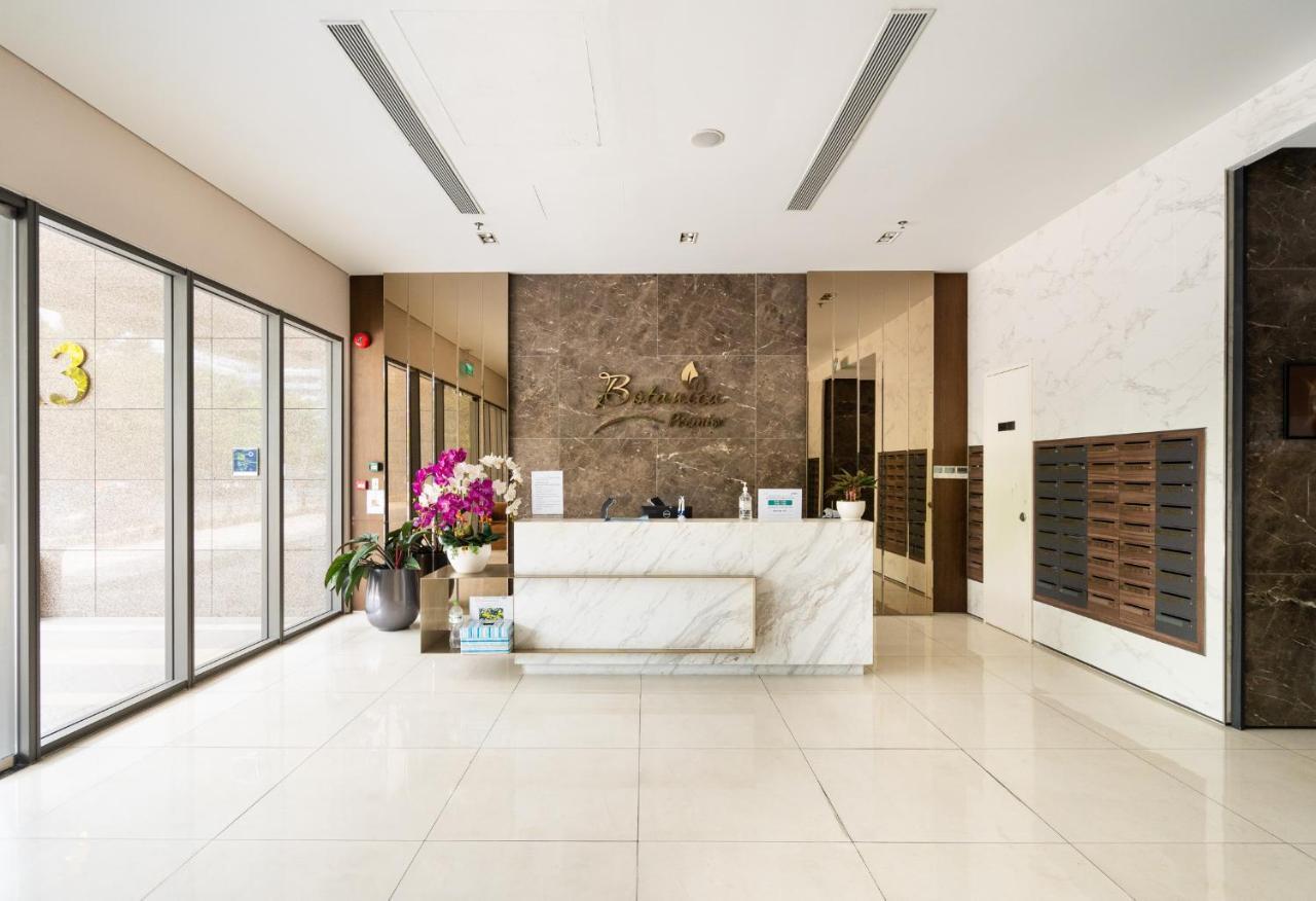 Apartment Tan Son Nhat Airport Botanica Premier, 2 Bedrooms, 2 Toilets Luxury Nearby Airport, Free Pool, Free Gym, Bbq Garden Ho Chi Minh City