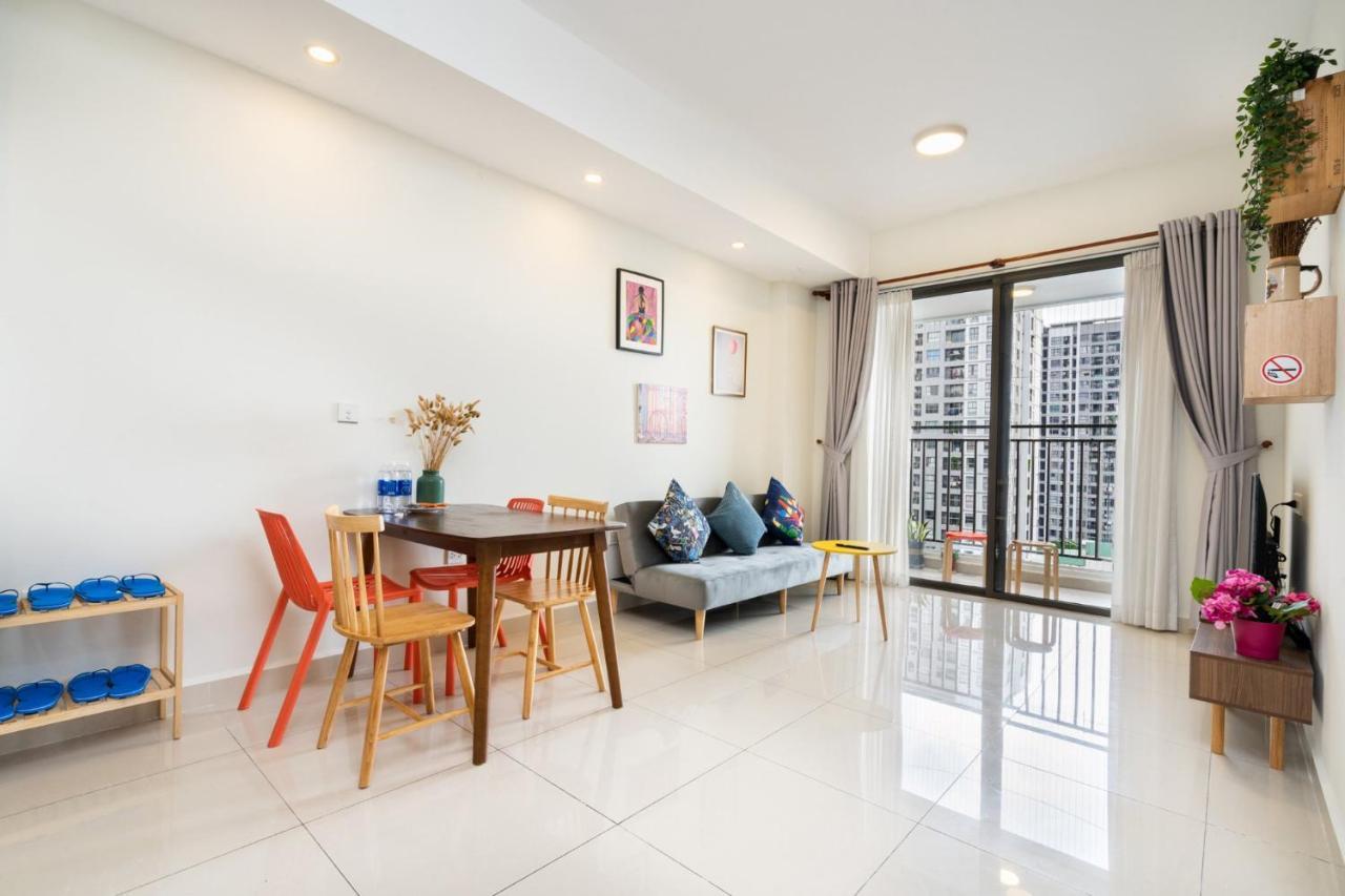 Tan Son Nhat Airport Botanica Premier, 2 Bedrooms, 2 Toilets Luxury Nearby Airport, Free Pool, Free Gym, Bbq Garden *