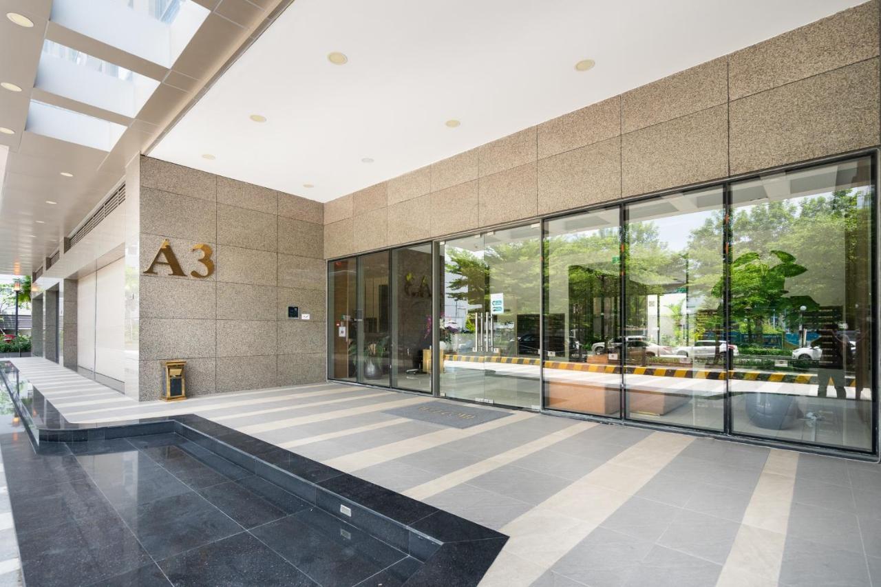 Apartment Tan Son Nhat Airport Botanica Premier, 2 Bedrooms, 2 Toilets Luxury Nearby Airport, Free Pool, Free Gym, Bbq Garden *