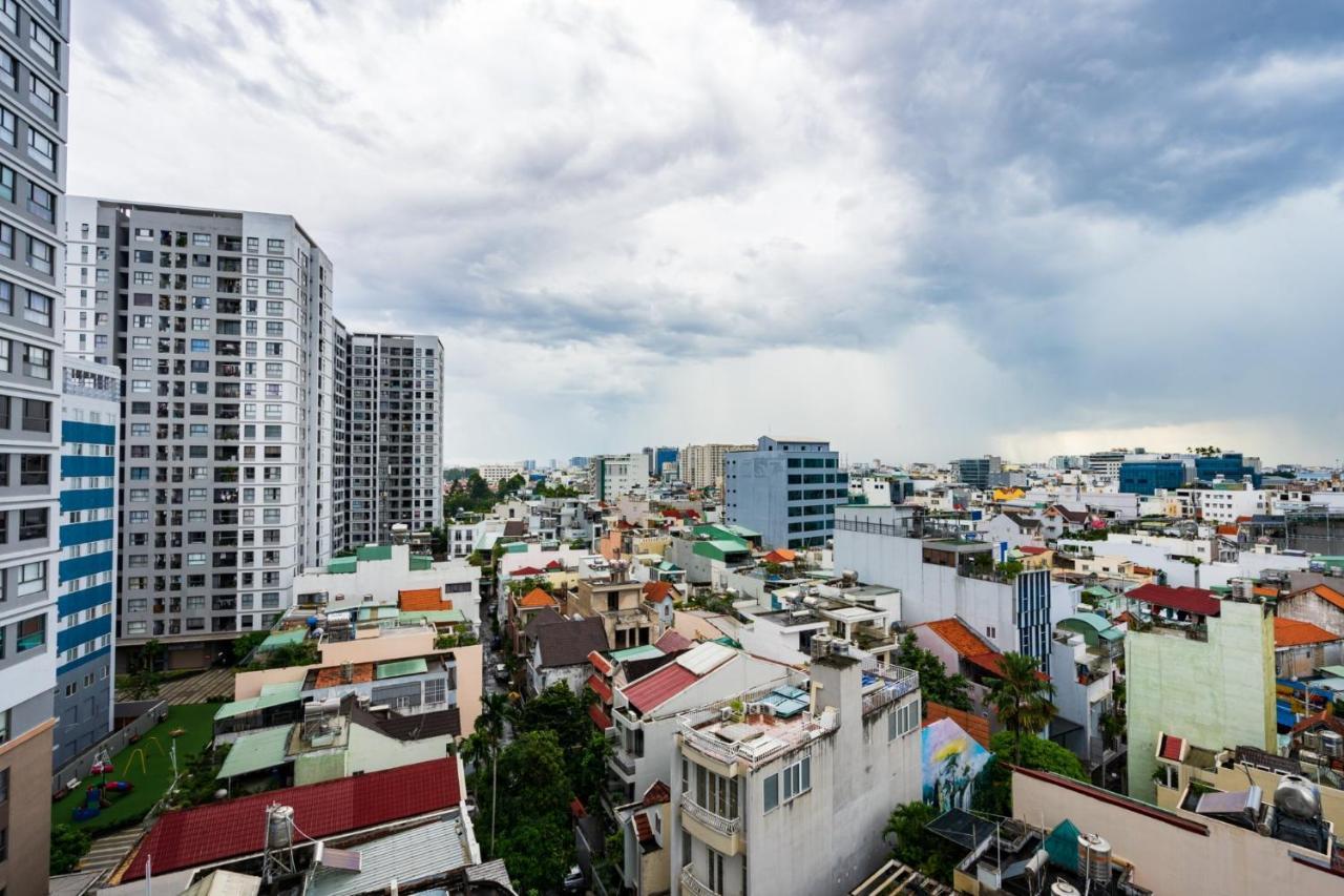 Tan Son Nhat Airport Botanica Premier, 2 Bedrooms, 2 Toilets Luxury Nearby Airport, Free Pool, Free Gym, Bbq Garden Apartment