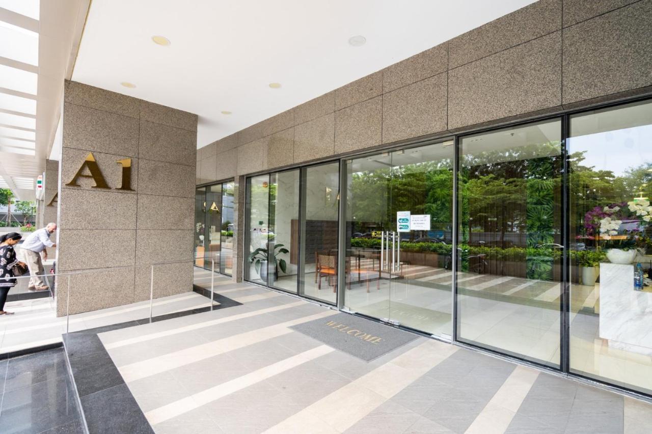 Tan Son Nhat Airport Botanica Premier, 2 Bedrooms, 2 Toilets Luxury Nearby Airport, Free Pool, Free Gym, Bbq Garden Ho Chi Minh City