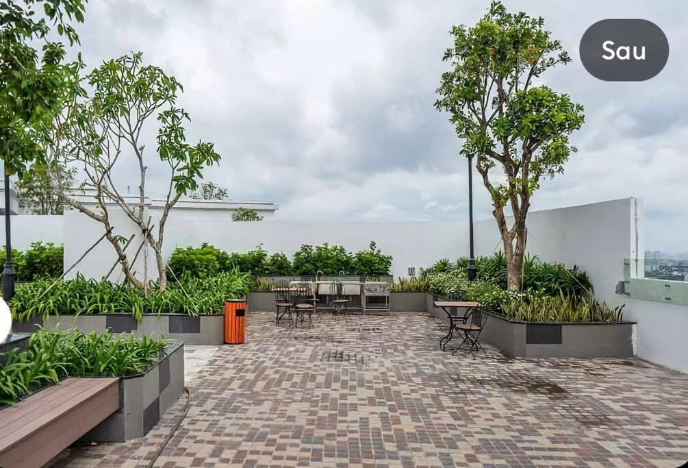 Ivyhouse-saigon Royal D4 , Near Center TP. Hồ Chí Minh
