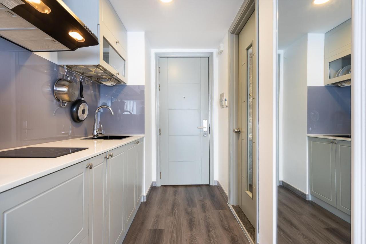 The Arrivals-saigon Studio Apartment-district 1 Apartment