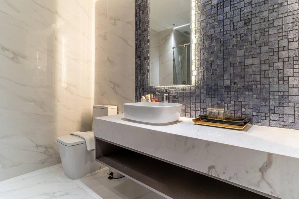 Apartment The Rixx @ Park Hyatt/smarttv65in/netflix Ho Chi Minh City