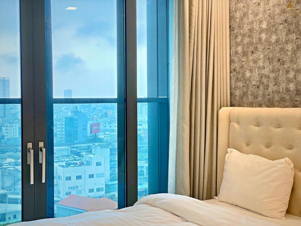 Hilton - Landmark 81 Vinhomes Central Park *