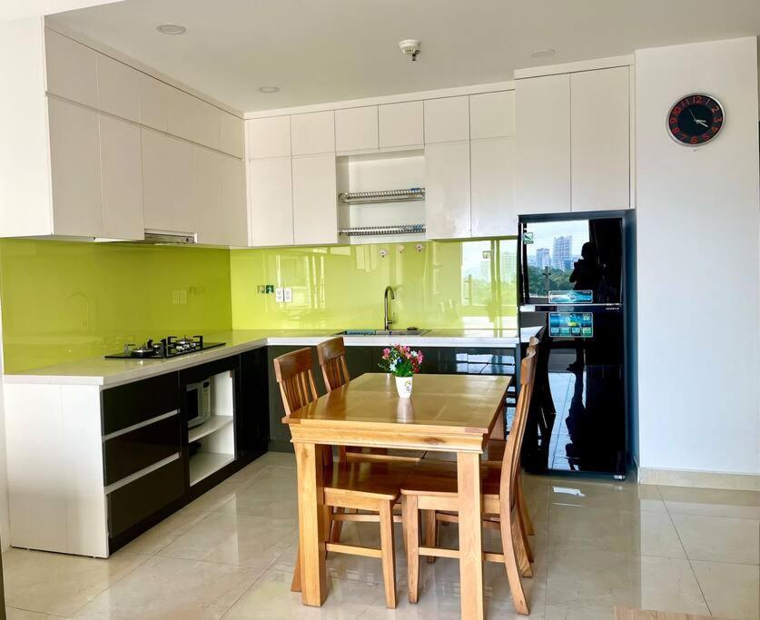 Luxury Near Airport Apartment *