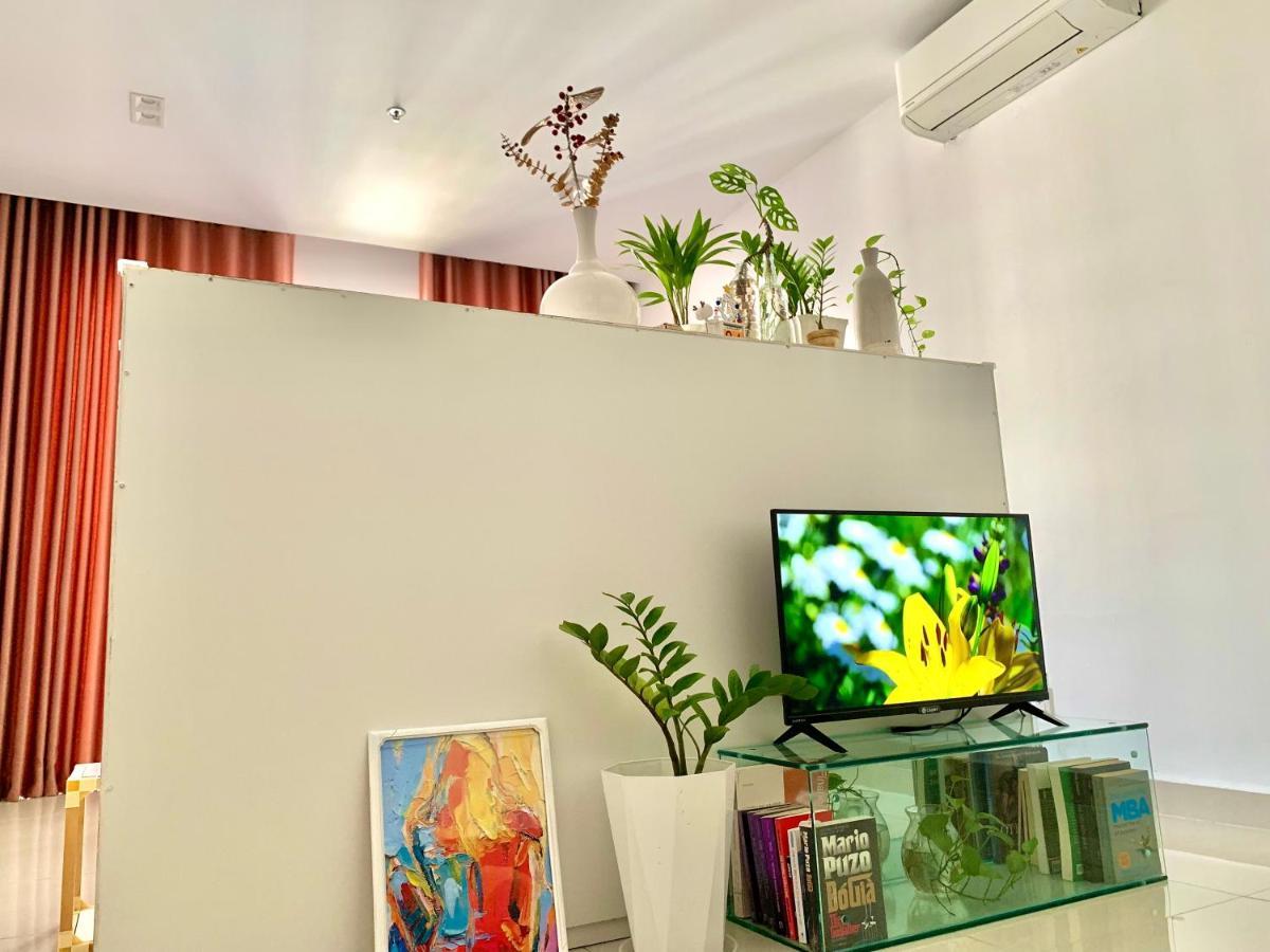 The Sunny House - Sky Center Airport *