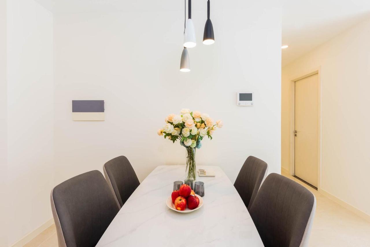 Zo Rivergate Free Pool Apartment *