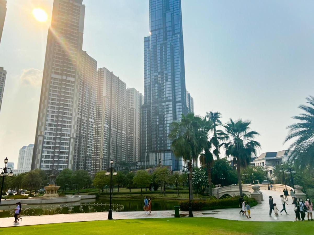 Landmark Luxury - Vinhomes Park 4*