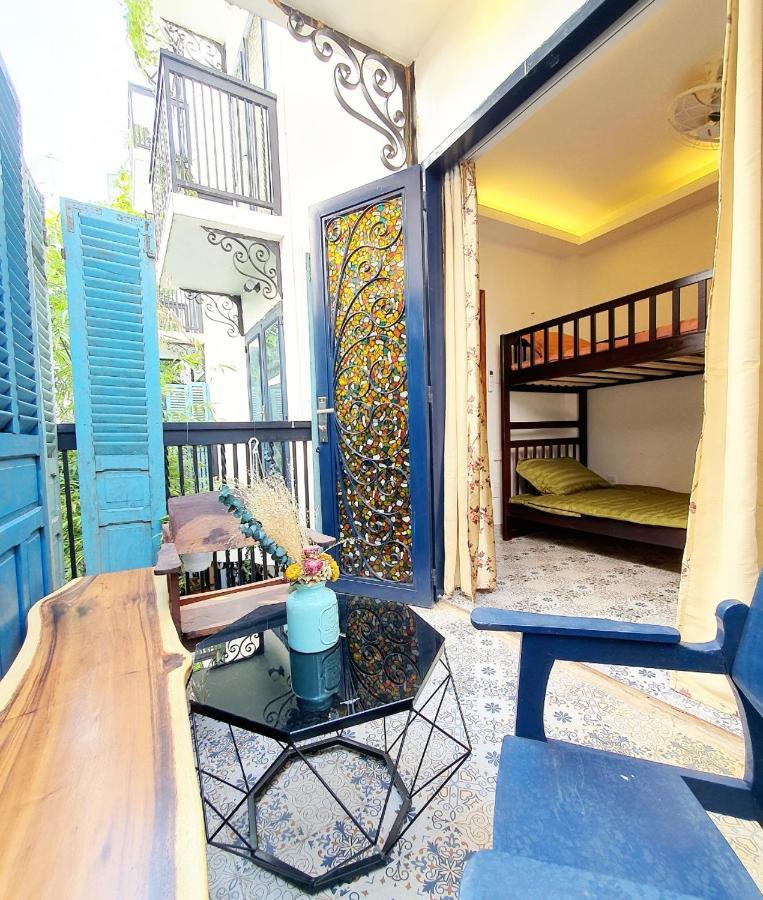 The Lovenote Capsule hotel *