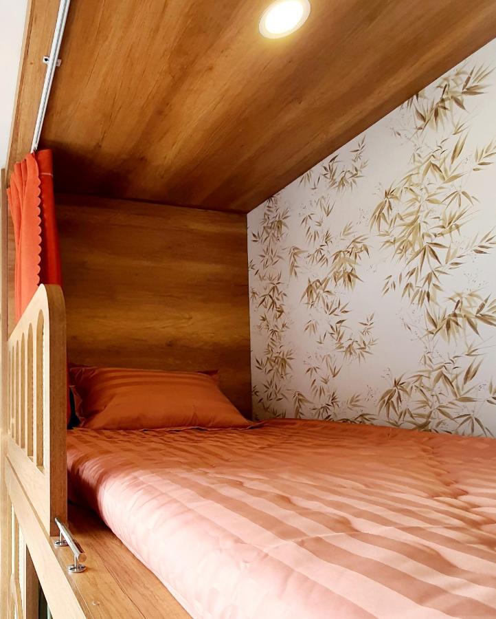 The Lovenote Capsule hotel *