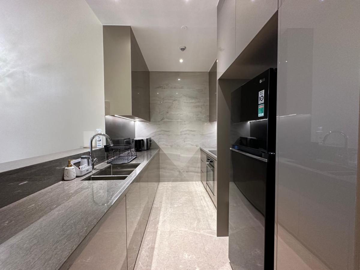 Căn hộ Luxury 2bd W Rooftop Bar & Pool In Saigon Center