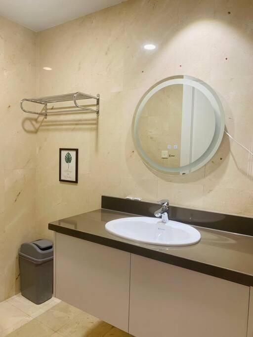Apartment The Rixx Business @d1/netflix/sauna/gym Ho Chi Minh City