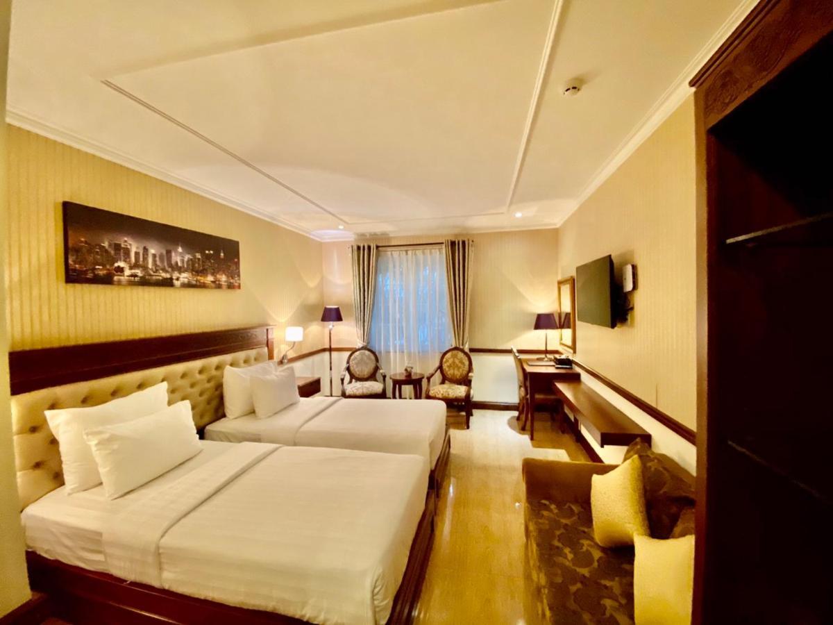 & Residences Swimming Pool Aparthotel 2*