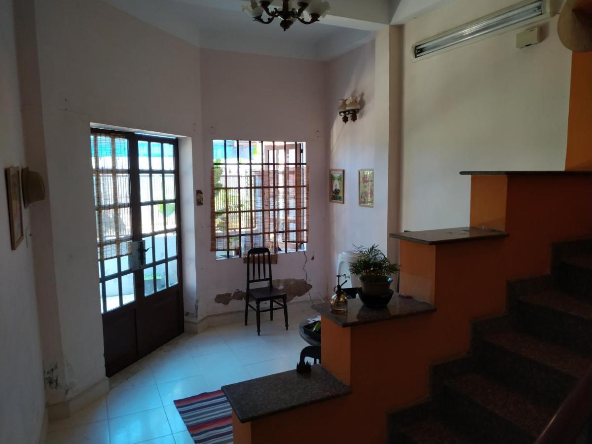 Entire Small House Mins To Everywhere! Rumah percutian *