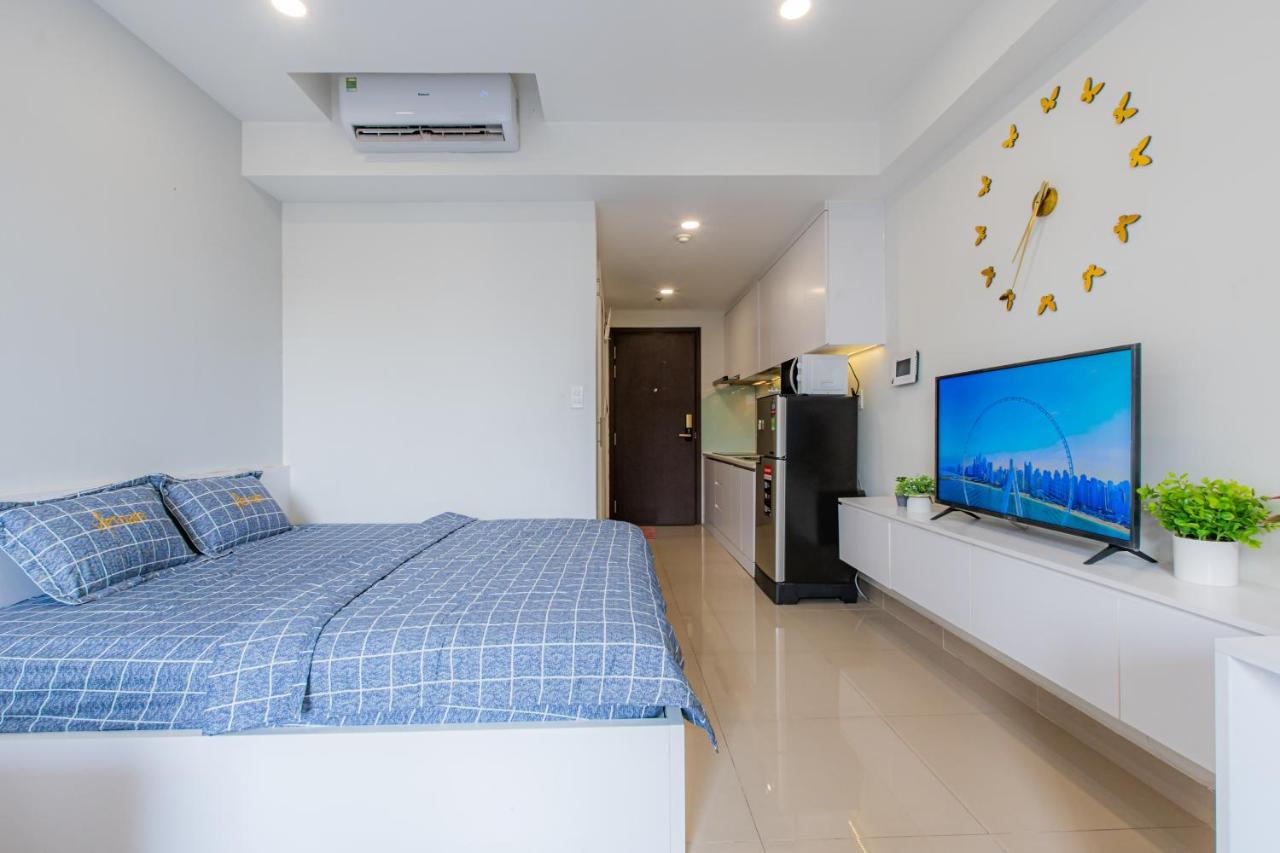 Orchard Park View Apartment-5 Minutes From Airport Apartment *
